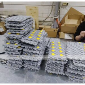 Серый «ТифлоПол-10» модуль с желтыми интегрированными индикаторами 120х300 мм